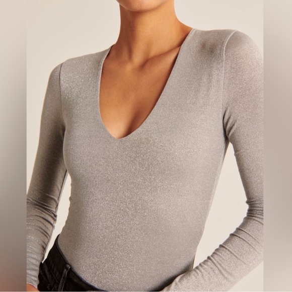 ABERCROMBIE & FITCH Women’s Long Sleeve Sparkle V Neck Bodysuit Gray Shimmer S‎ - Picture 3 of 15
